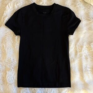 Aritzia smooth seamless willow shirt